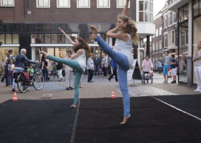 Leger des Heils ‘straatoptreden AVIV Dance Company’